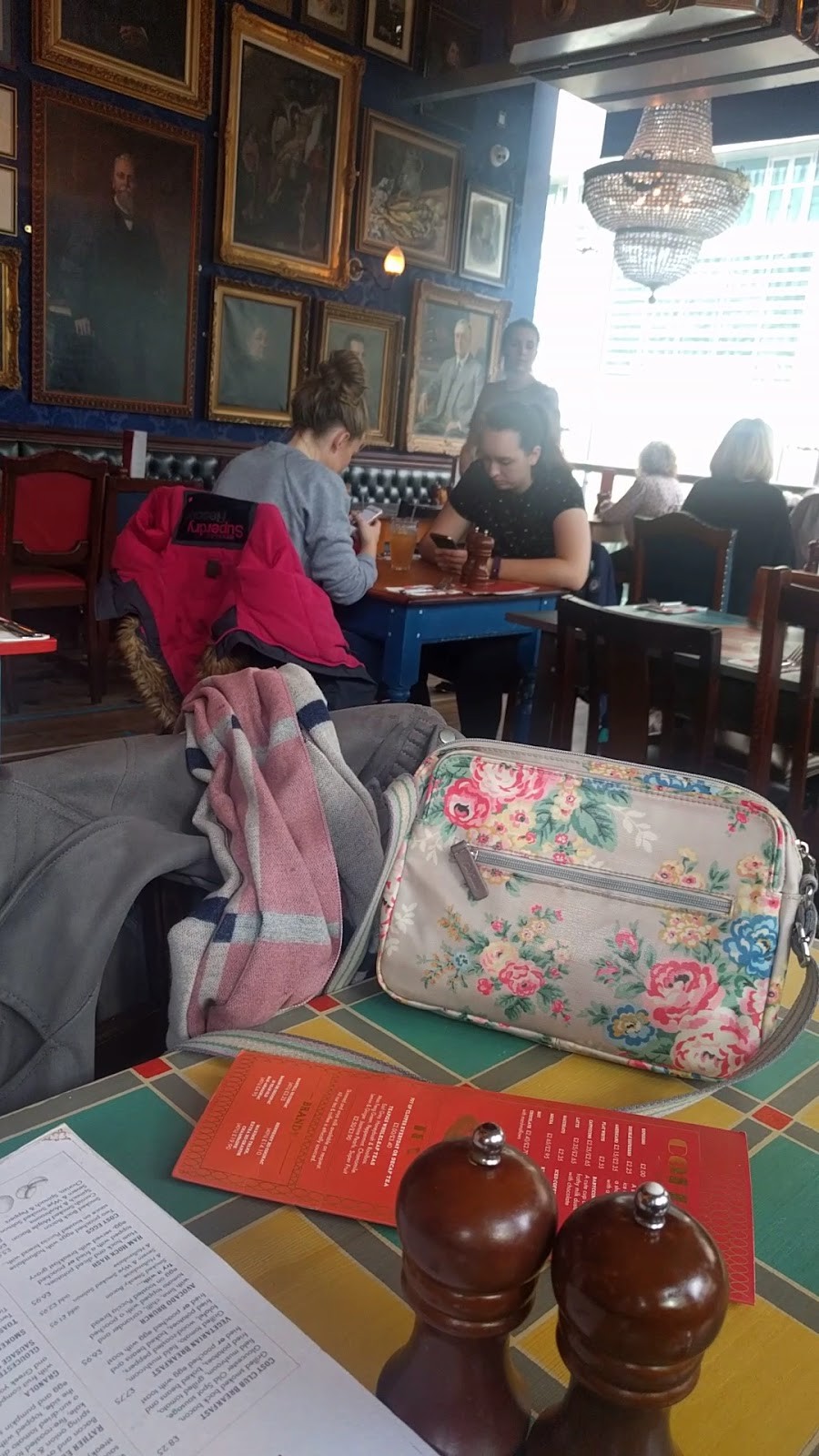 Cosy Club: the place