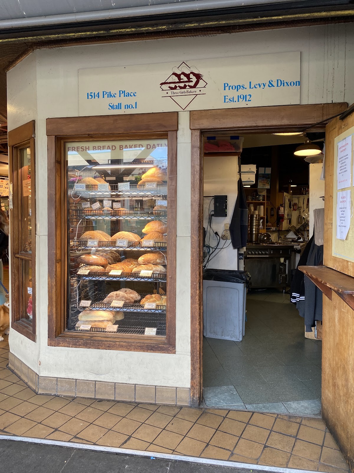 Three Girls Bakery: the place