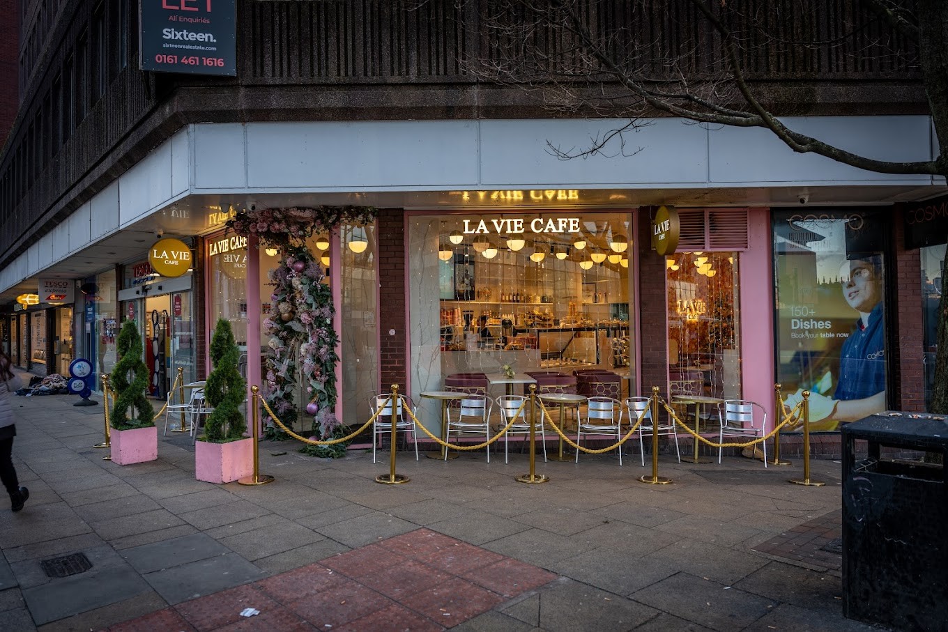 La Vie Cafe Manchester: the place