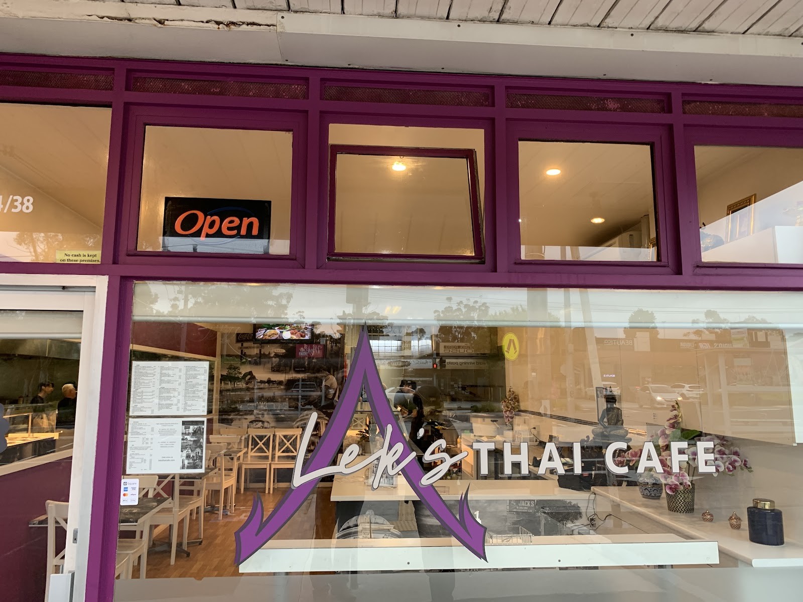 Lek's Thai Cafe: the place