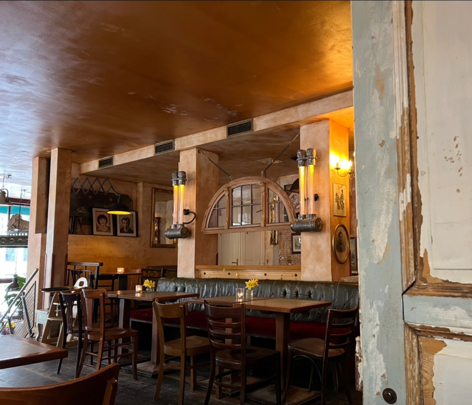 Café Puschkin: the place