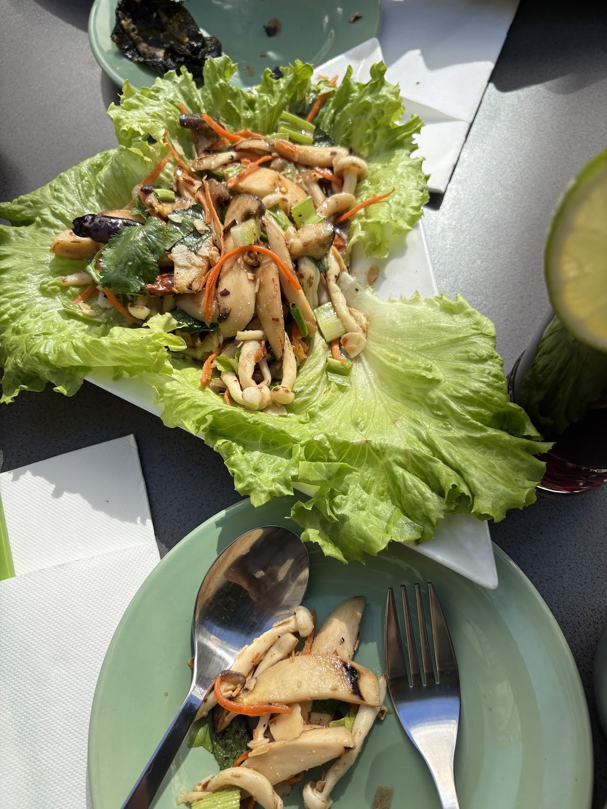 Buja Végétarien: food & drinks