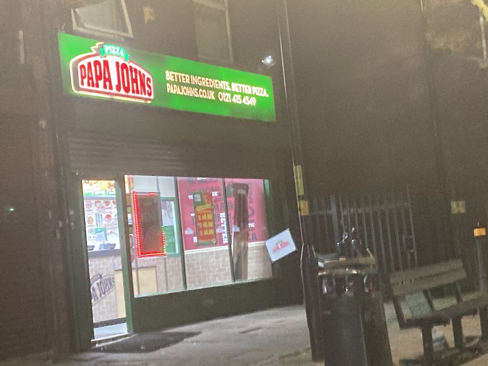 Papa Johns Pizza: the place