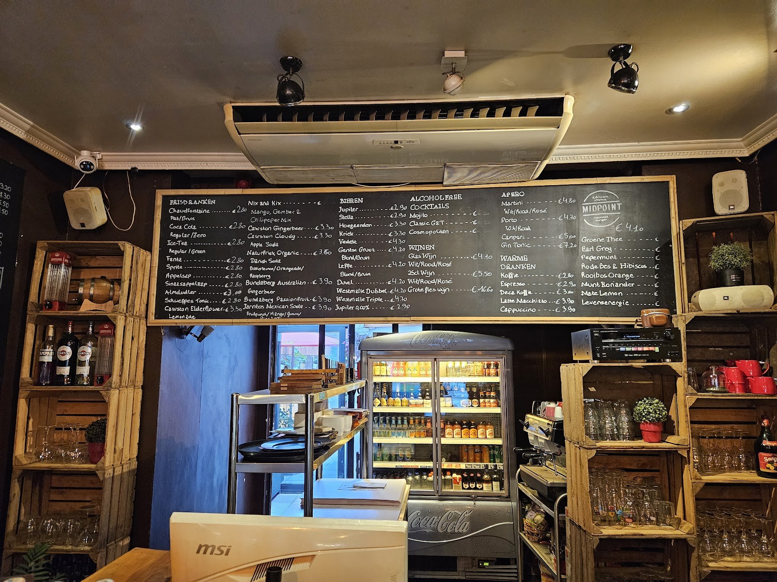Midpoint Gourmet Burgers: the place