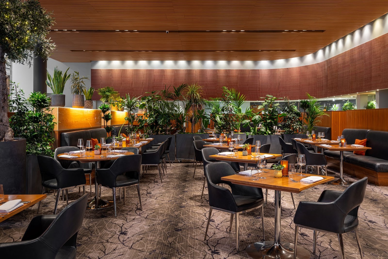 Podium Restaurant and Bar: the place