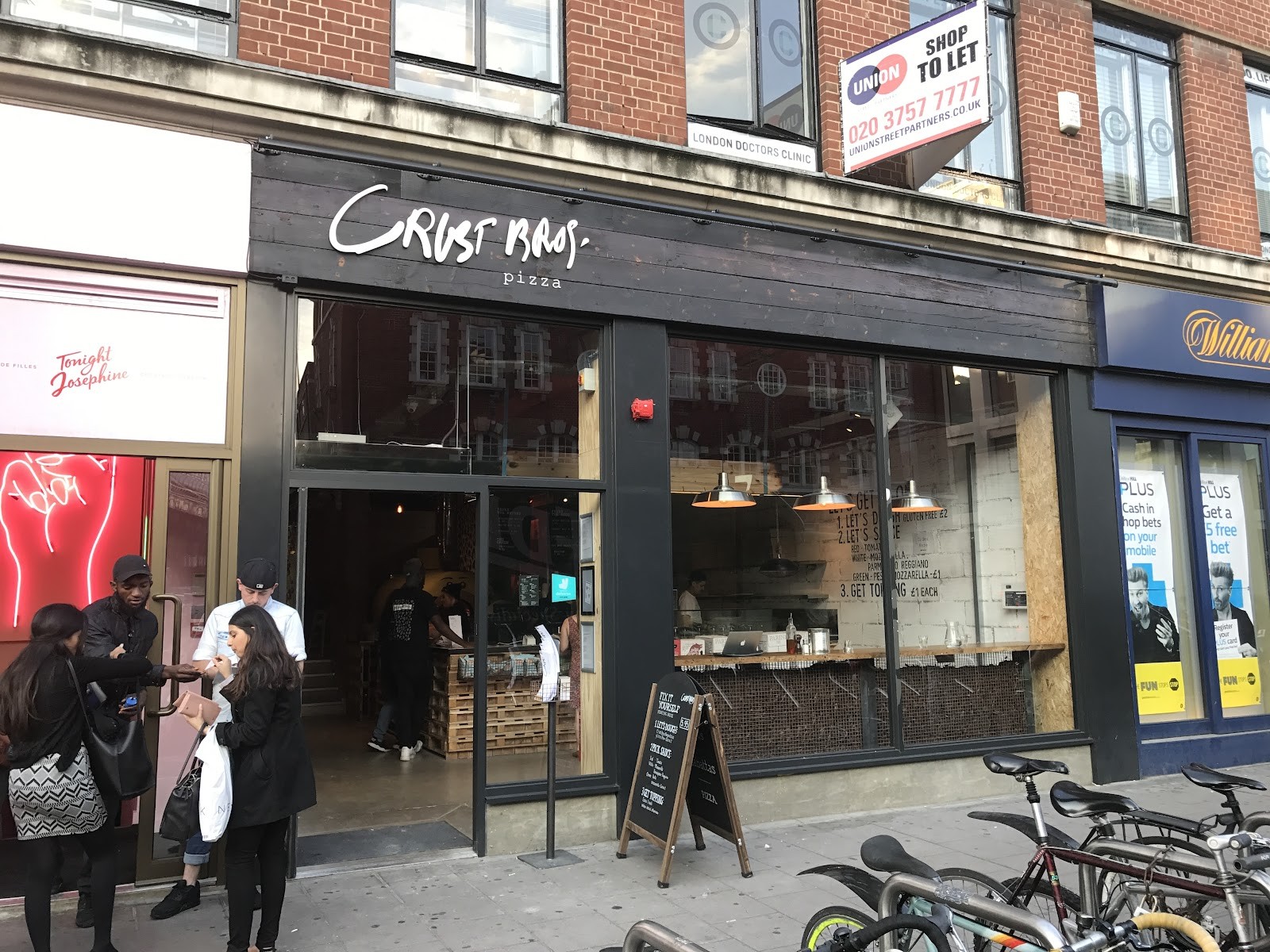 Crust Bros Pizza Waterloo: the place