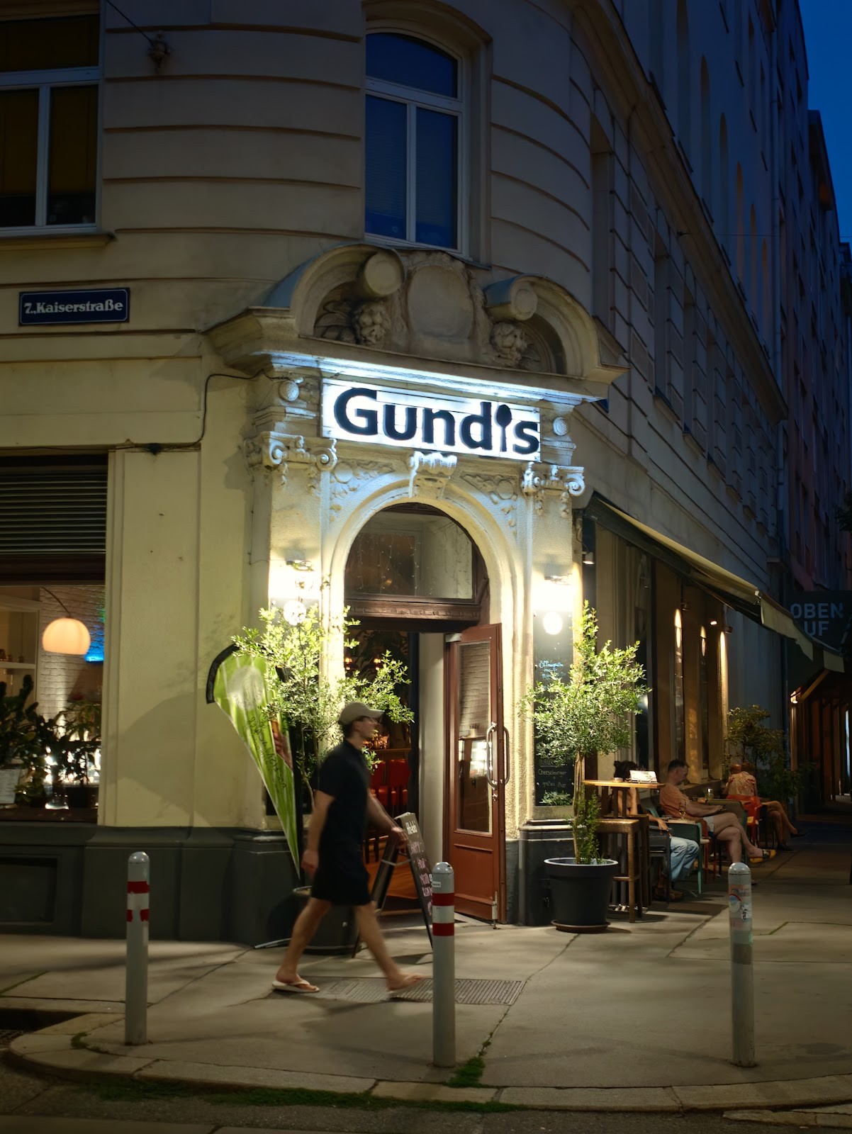 Gundis Café & Restaurant: the place