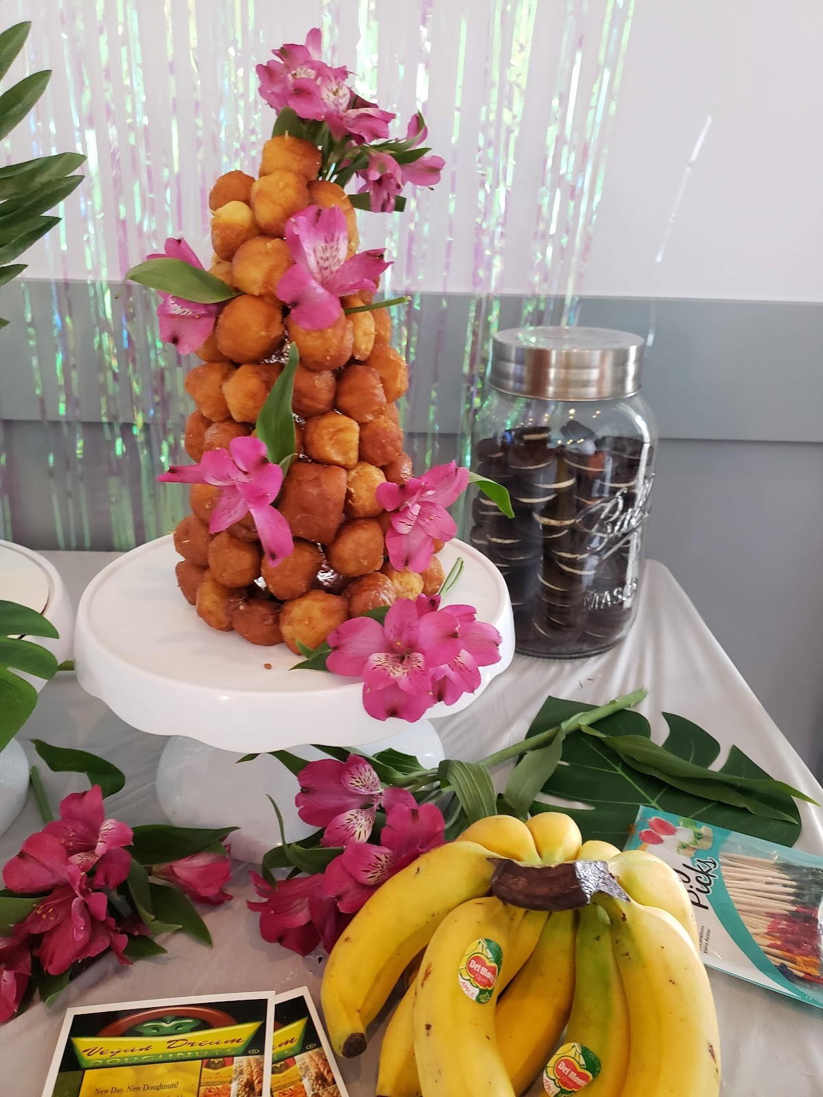 Vegan Dream Doughnuts: food & drinks
