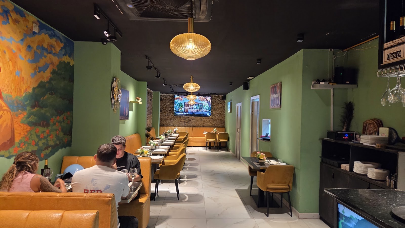 Elaichi Indian Restaurant: the place