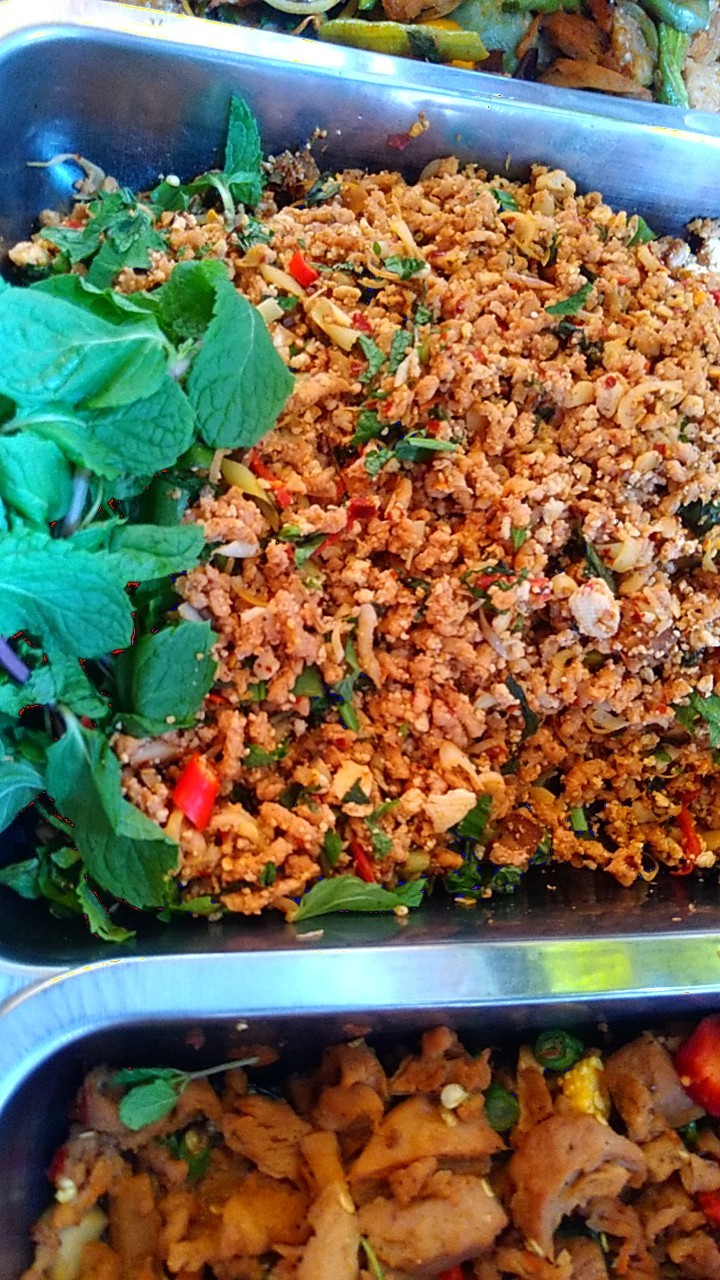 Prapai's Vegetarian Kitchen: food & drinks