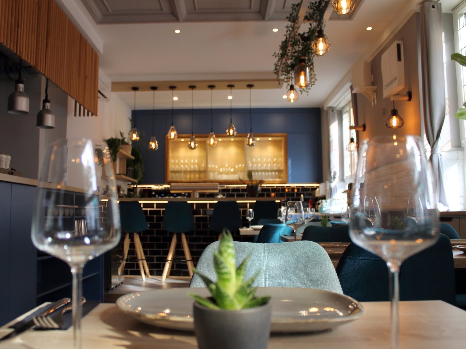 Aroma - Bar | Restaurant | Events: the place