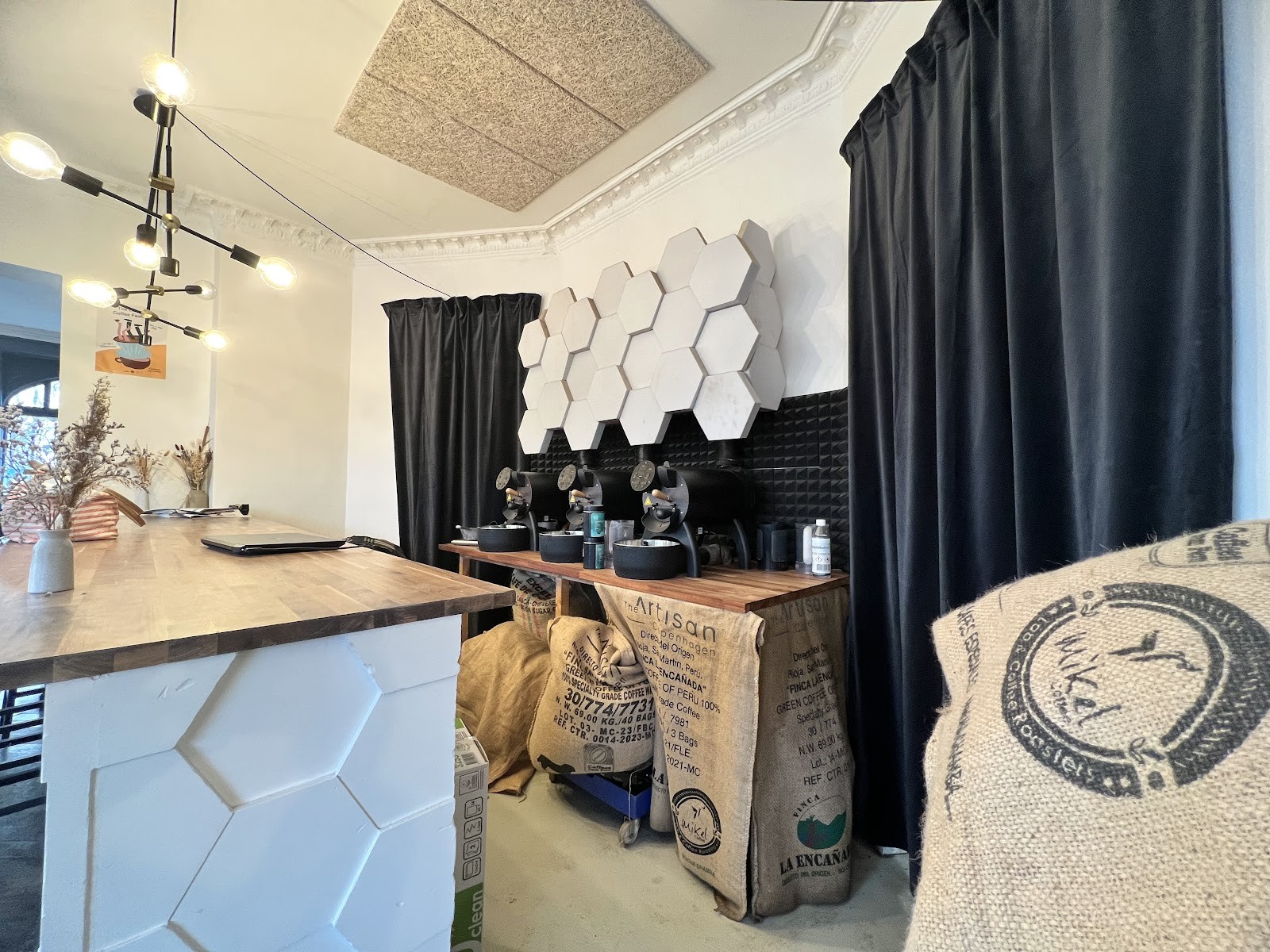 The Artisan: the place