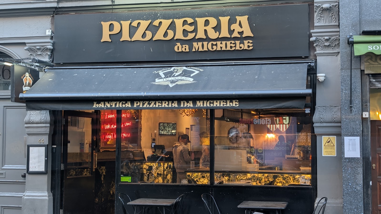 L'Antica Pizzeria da Michele: the place