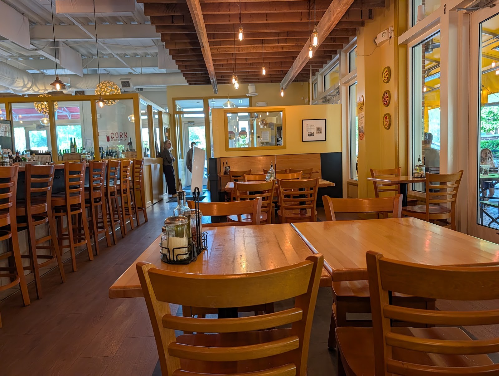 Pizzeria Paradiso Spring Valley: the place