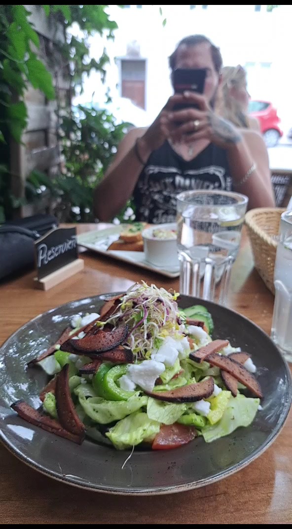 Max Pett... Das vegane Restaurant: food & drinks