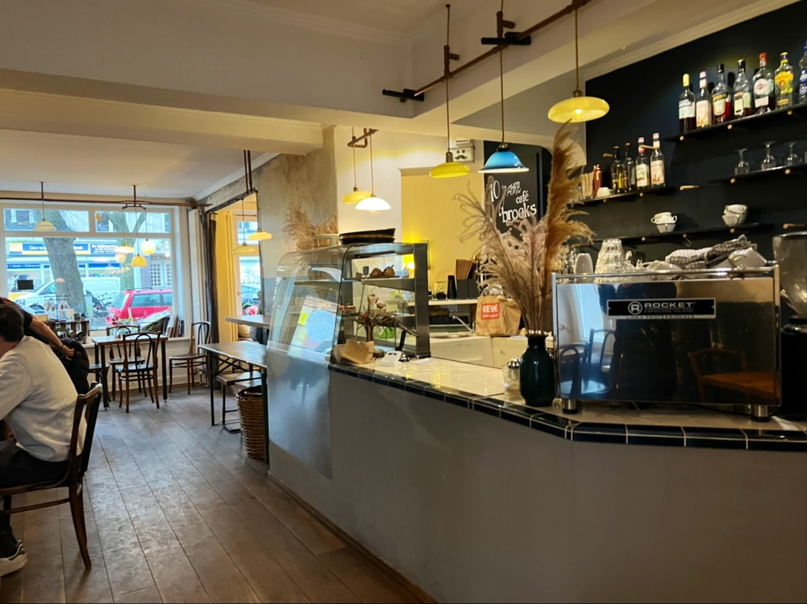 café brooks: the place