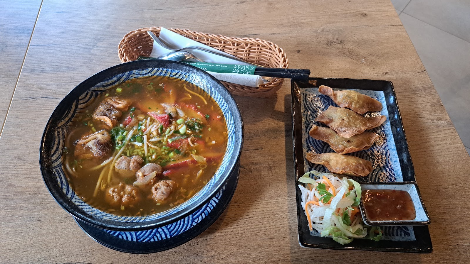 Moc Vegan: food & drinks