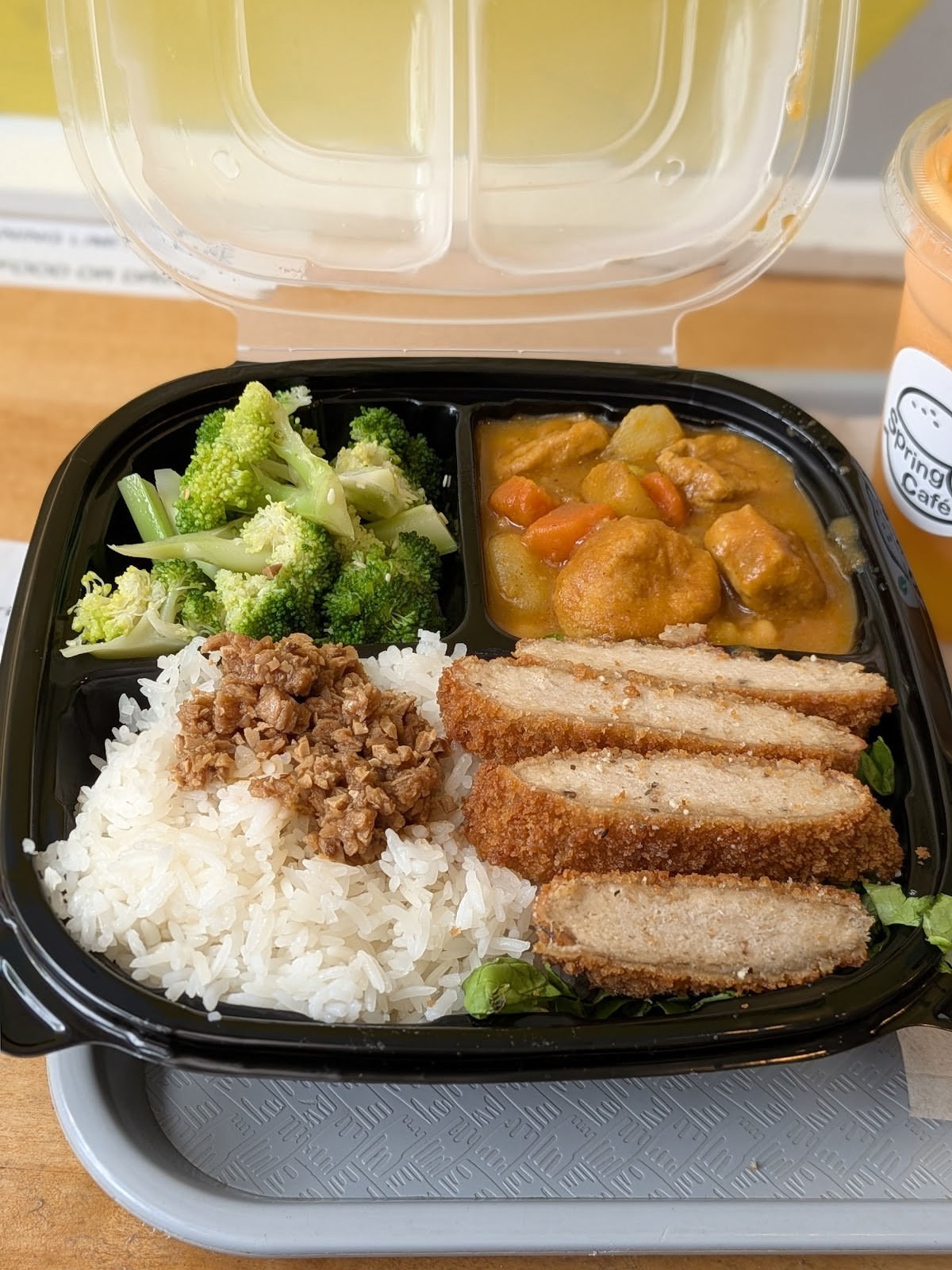 Spring Cafe: food & drinks