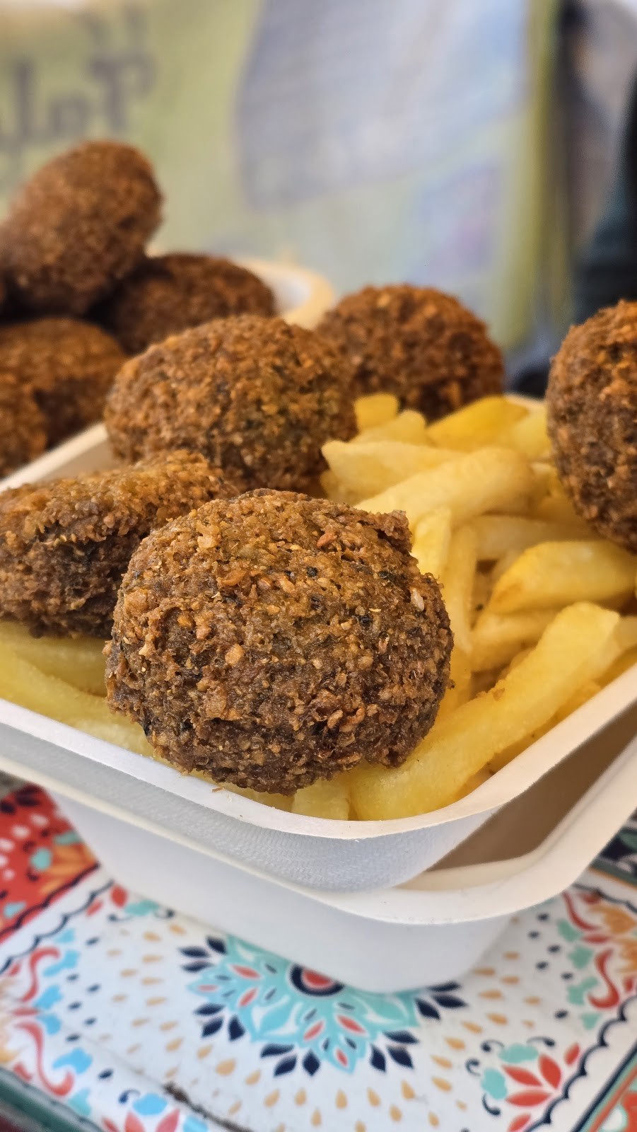 Falafel Zaki Zaki: food & drinks