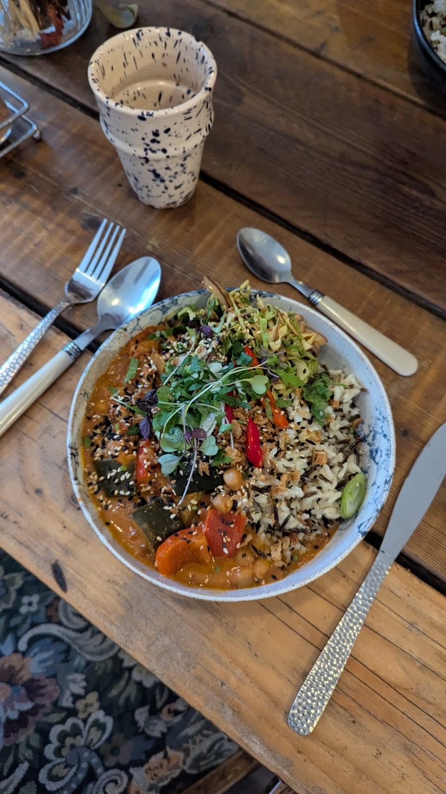 The Nest: food & drinks