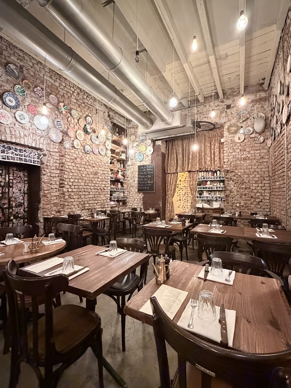 Mani in Pasta - Pizzeria: the place