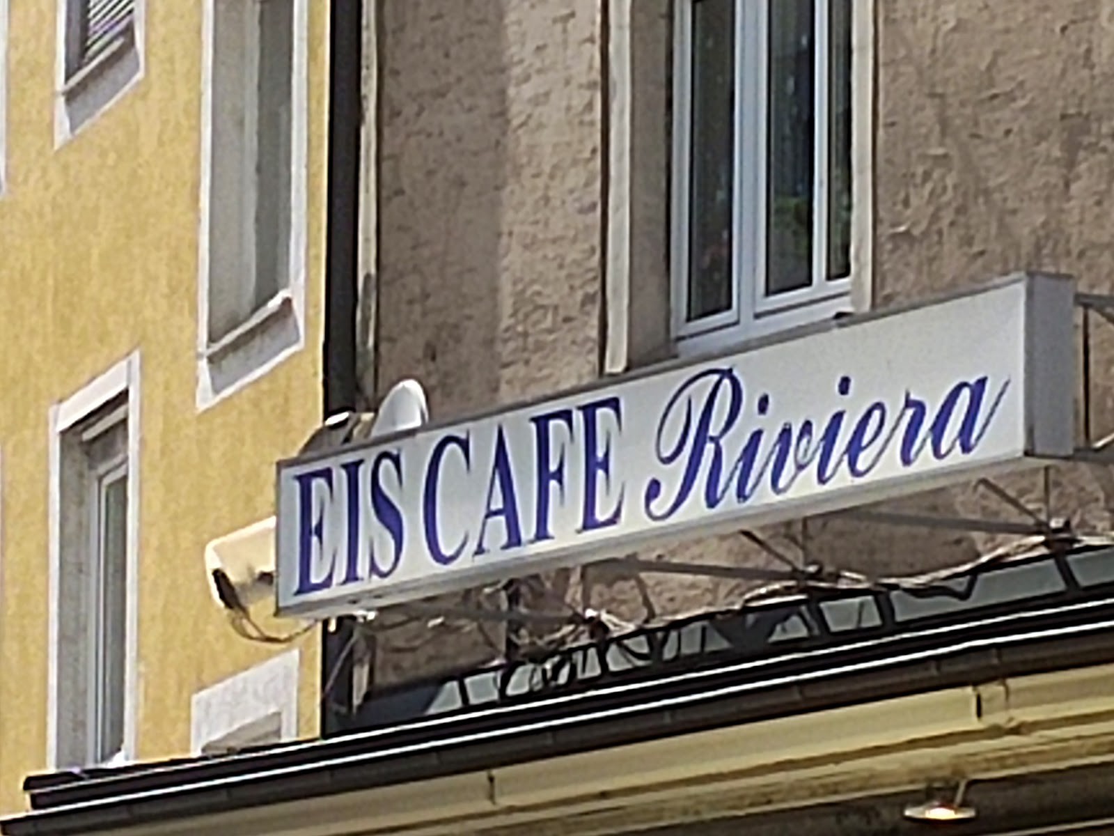 Eiscafé Riviera: the place