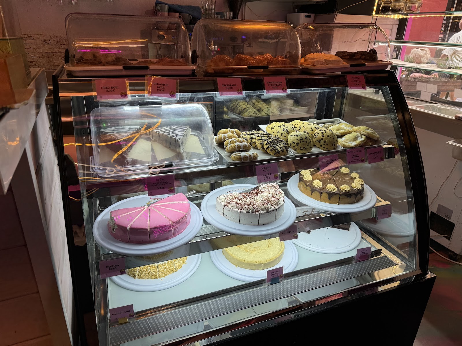 Freedom Cakes Vegan Bakery (El restaurante está cerrado, solo recogida de pedidos. Restaurant is close, only pick ups): the place