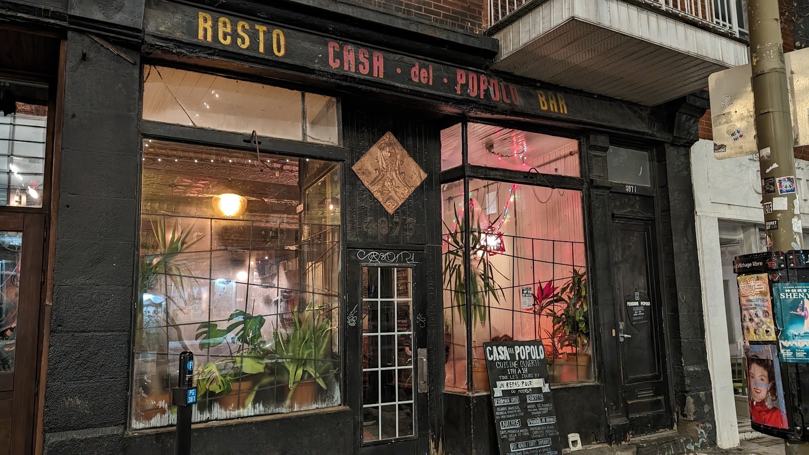 Casa Del Popolo: the place
