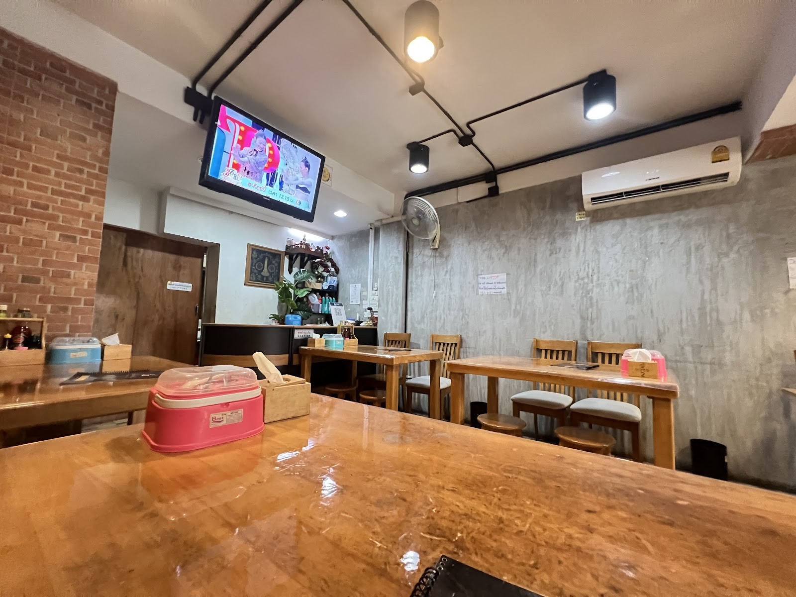 Khaow Mai Pla Mun: the place