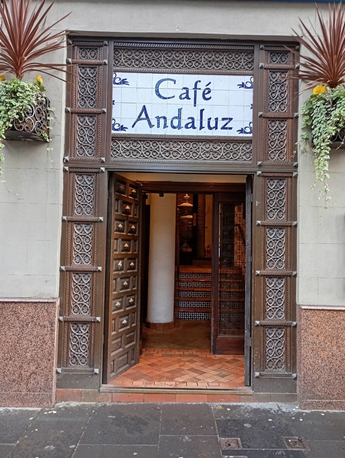Cafe Andaluz - St. Vincent: the place