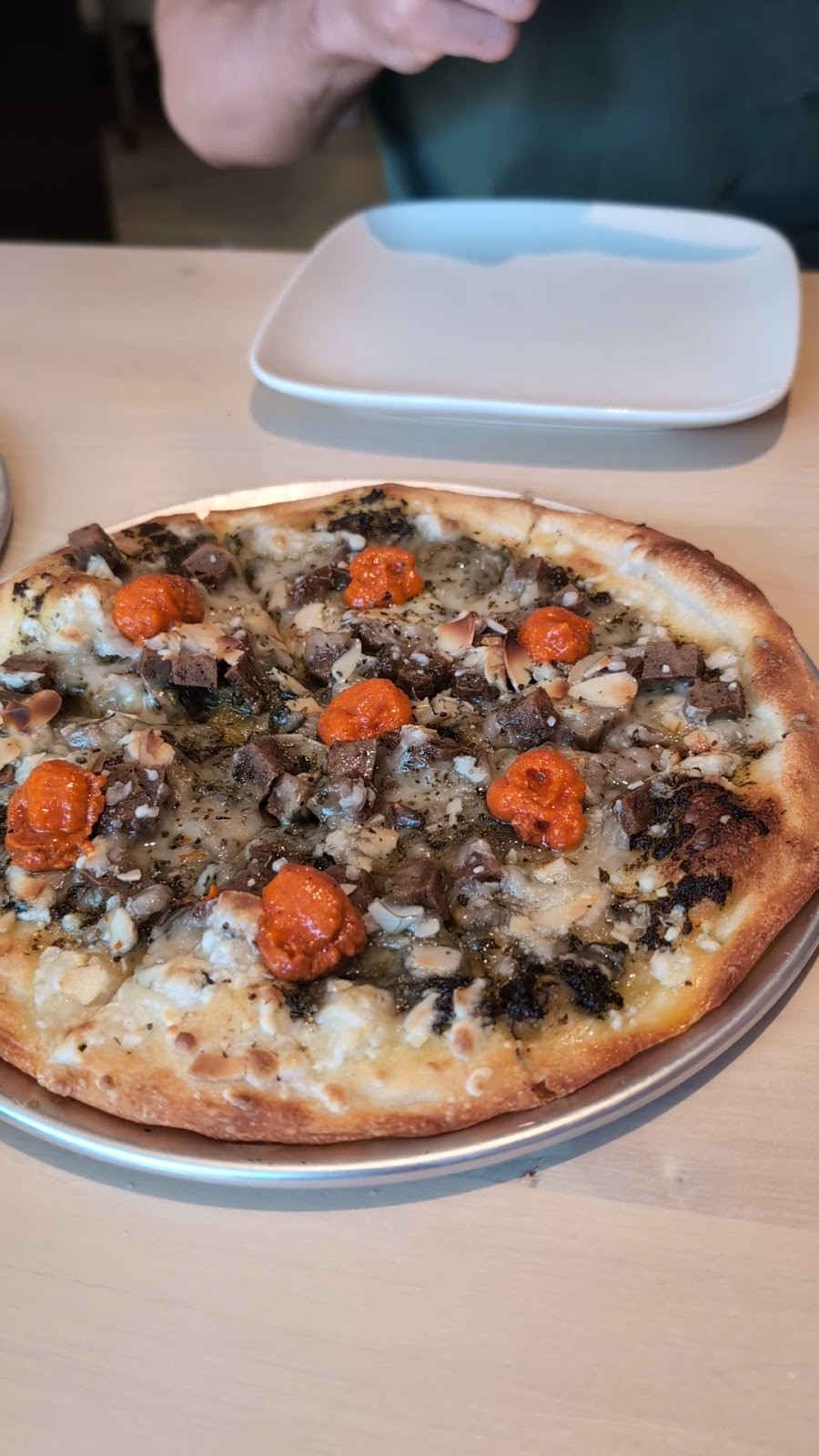 Pizzeria Zac | Plant-Based Pizza & Eats: food & drinks