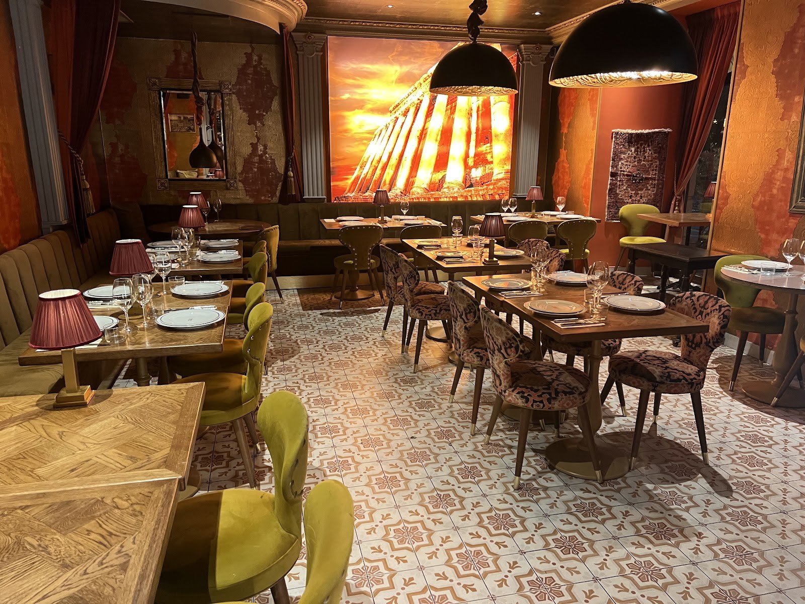 Lebanon Meza Lounge: the place