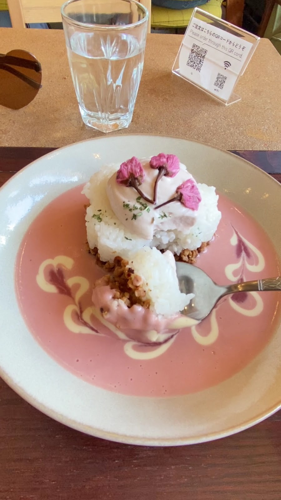 Vegan Cafe PQ's: food & drinks