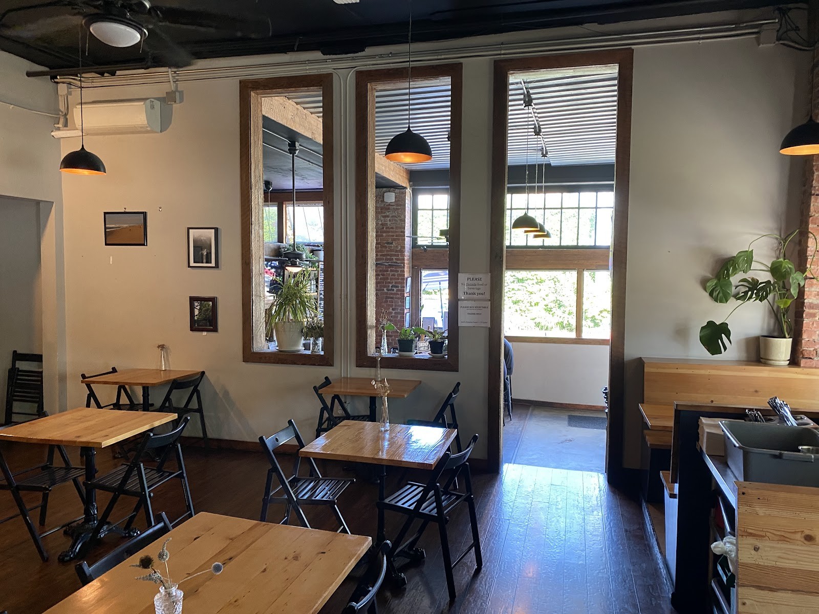 Peloton Cafe Bike Shop: the place