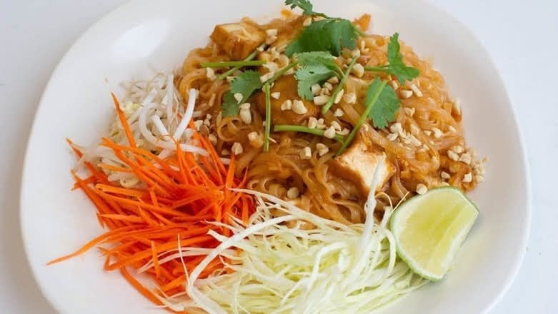 Chu Minh Tofu and Vegan Deli: food & drinks
