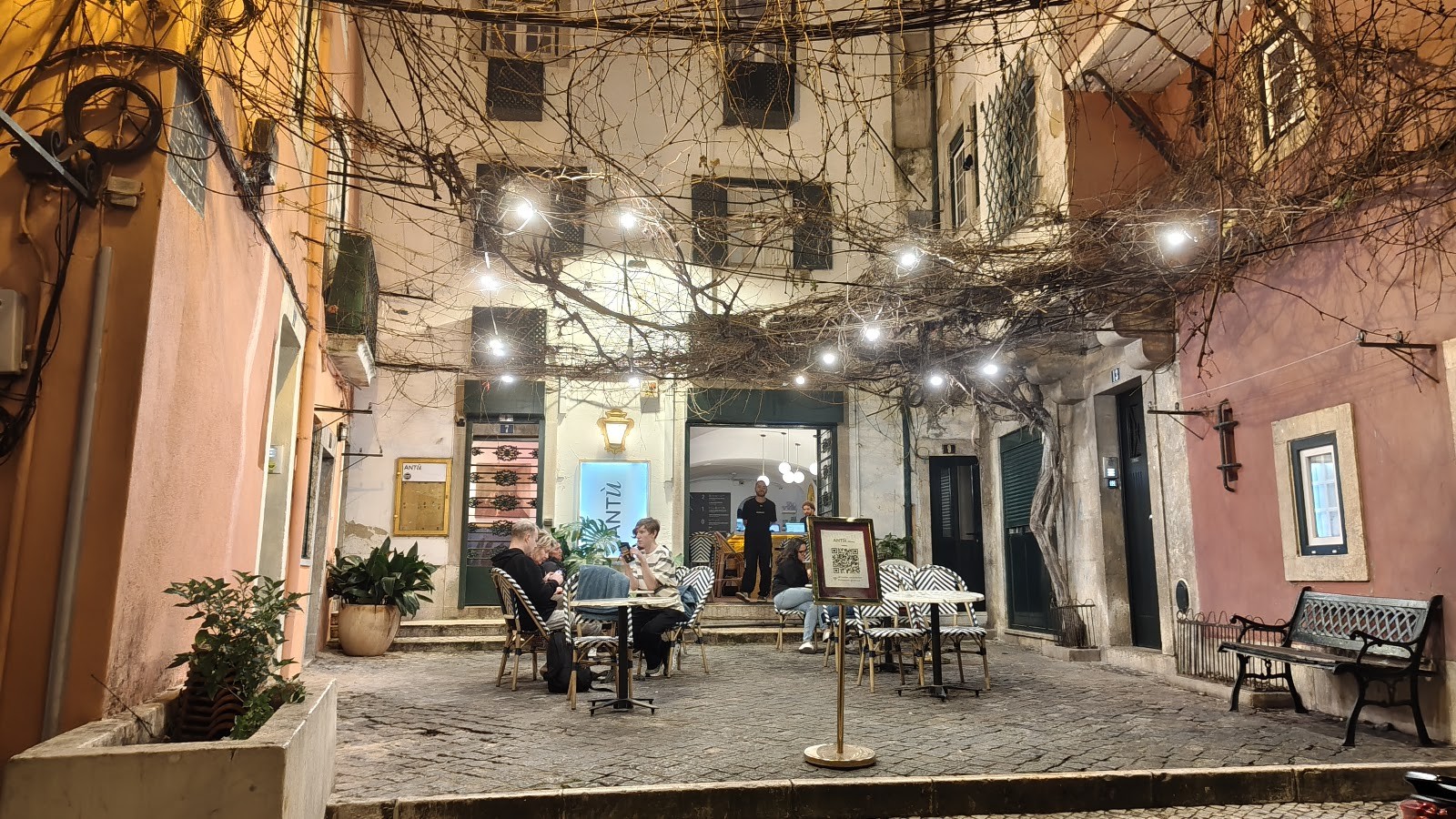 Antù Alfama: the place