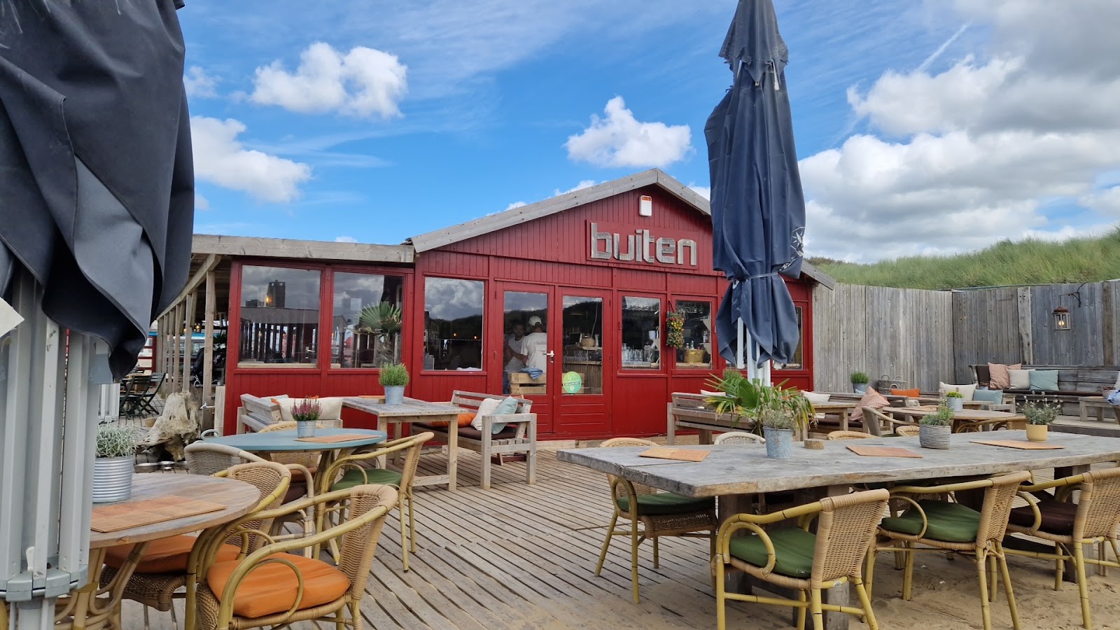 Buiten: the place