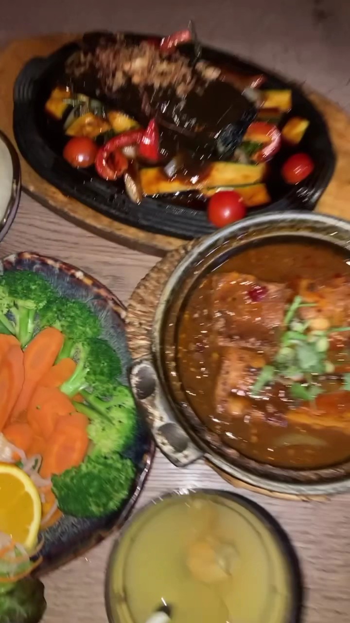 Soy Vegan München /vegan Restaurant: food & drinks