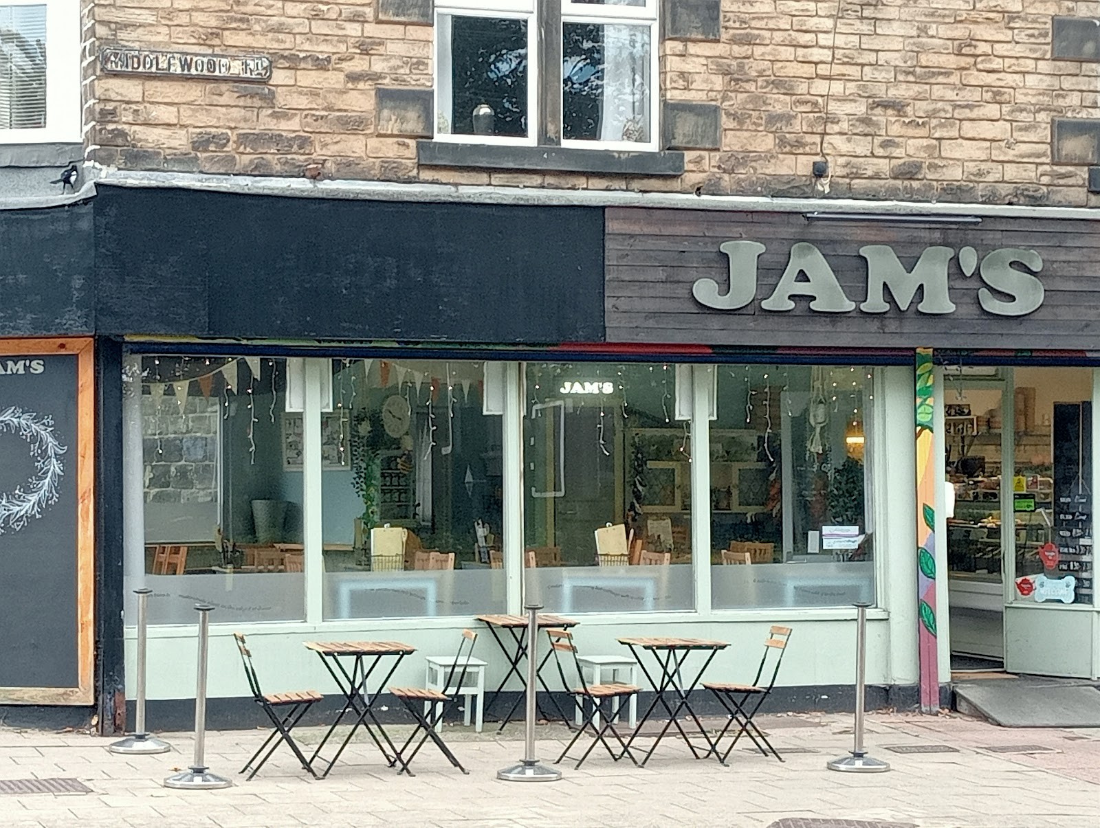 Jam's Cafe: the place