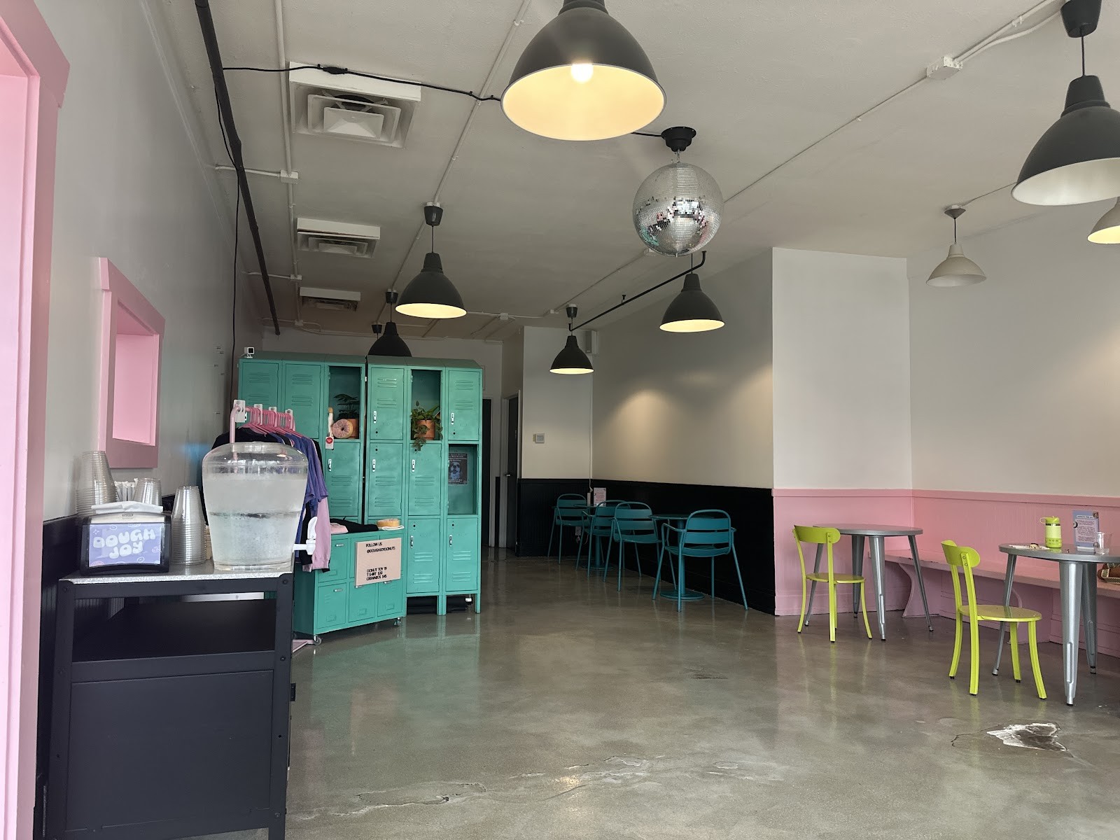 Dough Joy: the place
