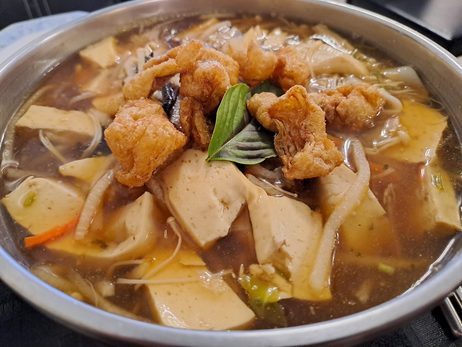 JìngXīn 靜心健康素食坊: food & drinks