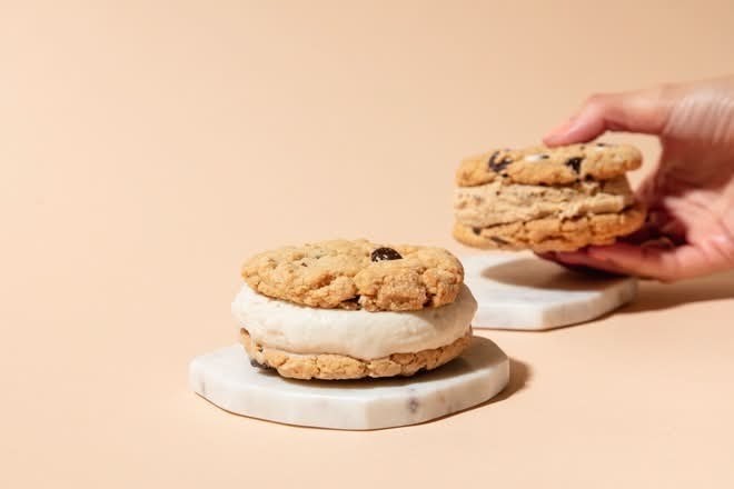 Virtuous Pie: food & drinks