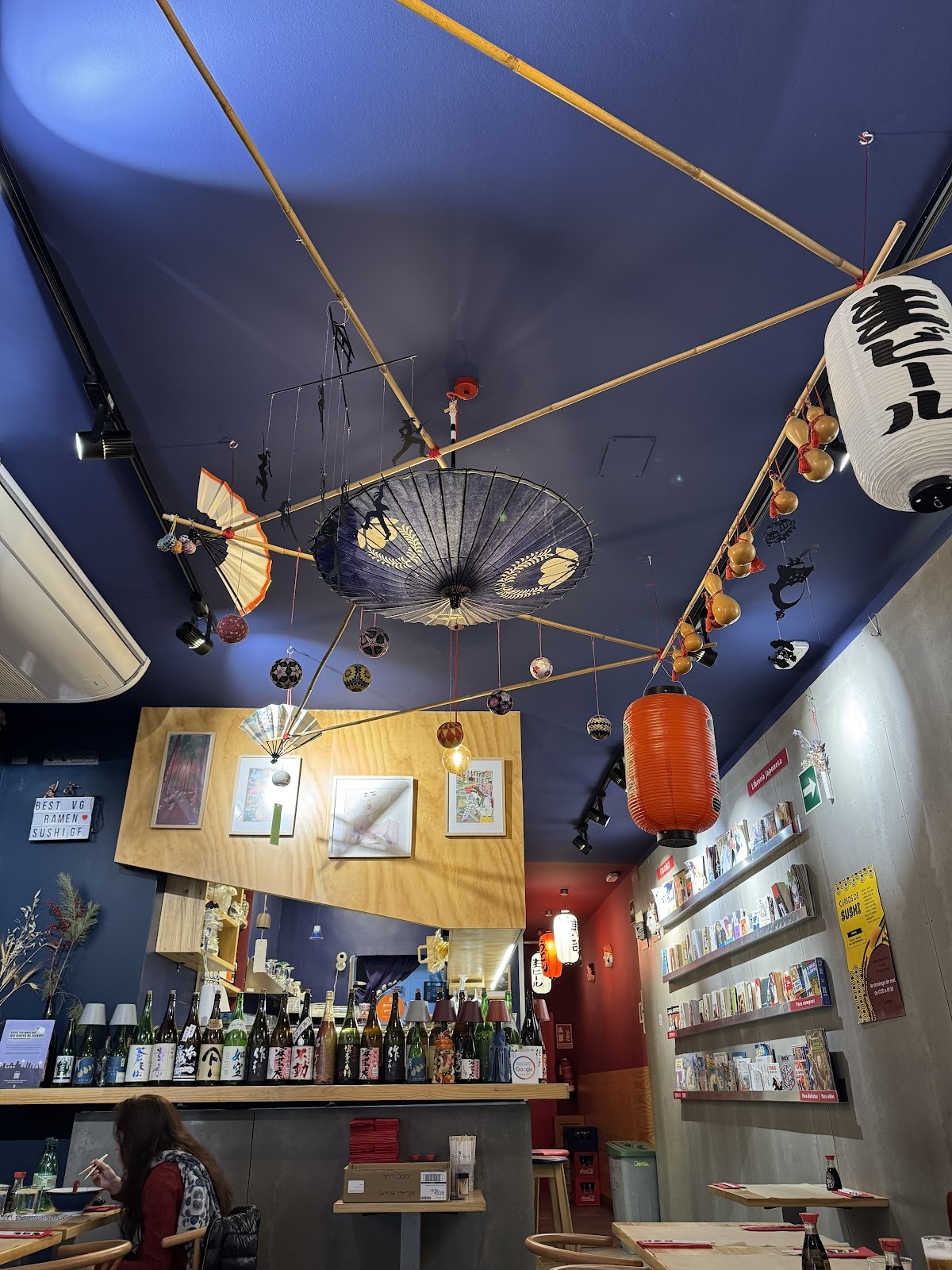 Yan Ken Pon - Sushi Ramen y Librería: the place