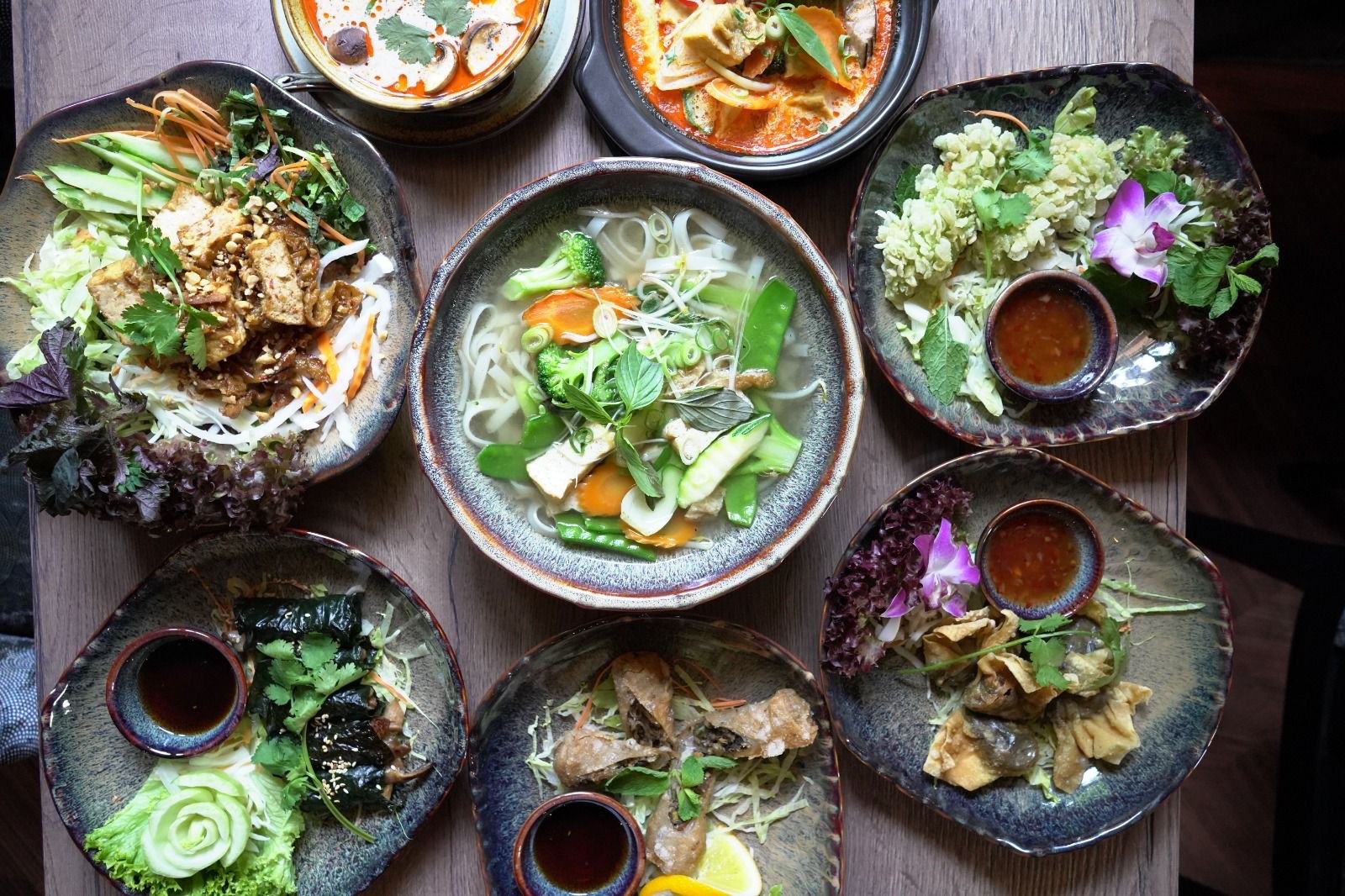 Soy Vegan München /vegan Restaurant: food & drinks