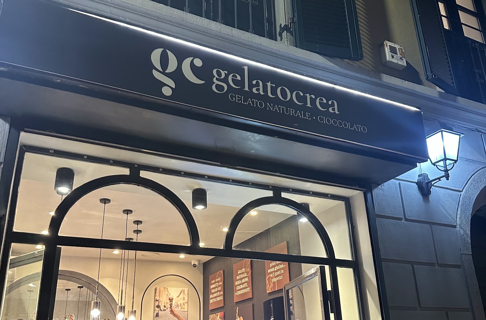 Gelatocrea - Gelateria e cioccolateria - Brera: the place