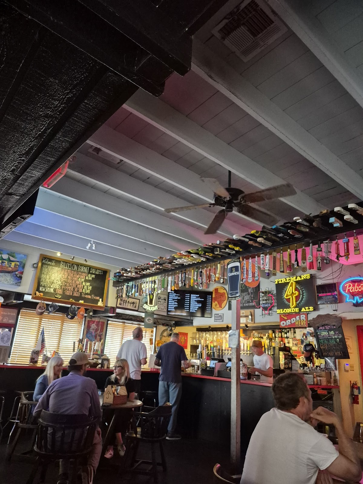 Billy's On Burnet: the place