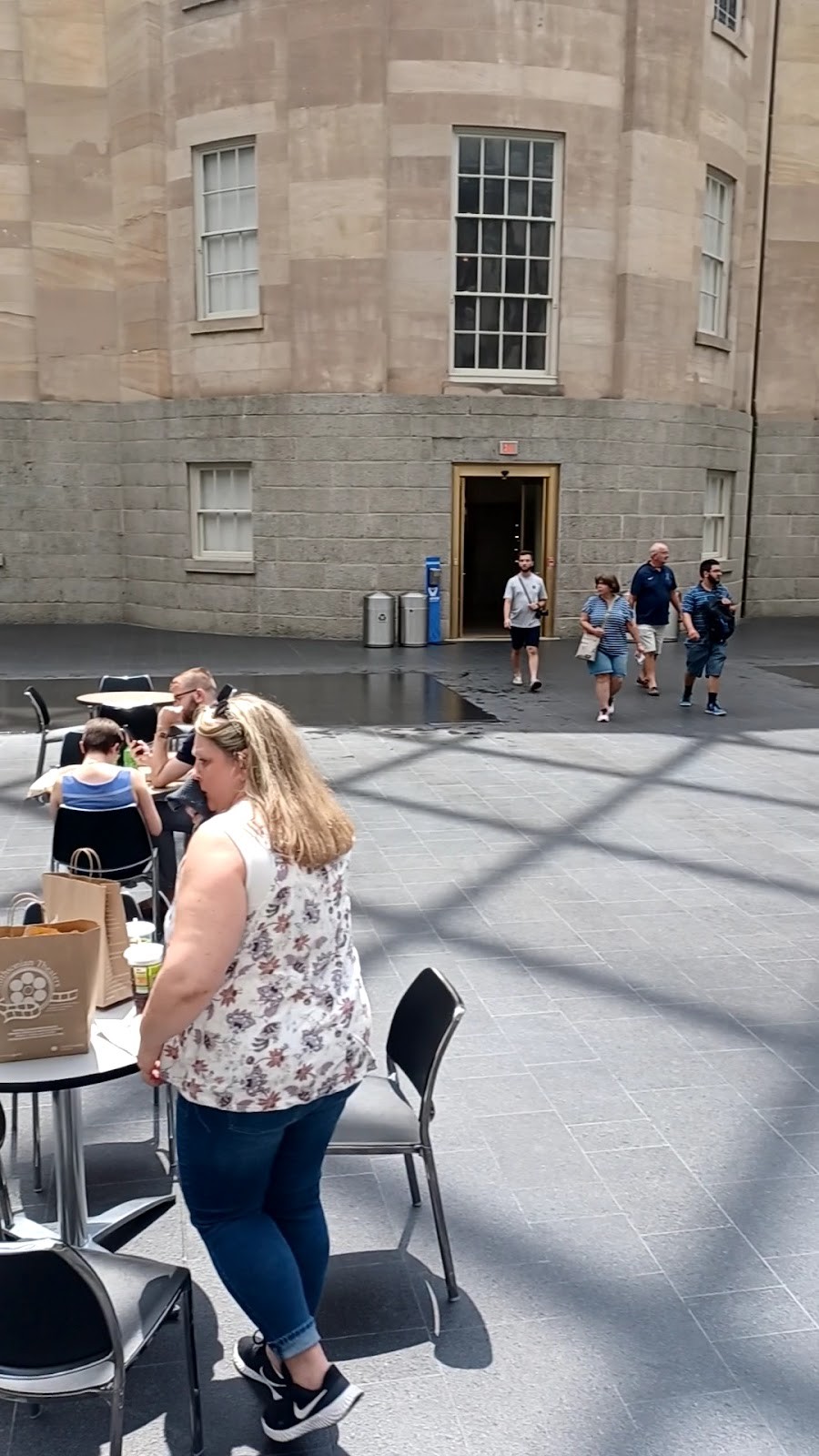 National Portrait Gallery Courtyard Cafe: the place
