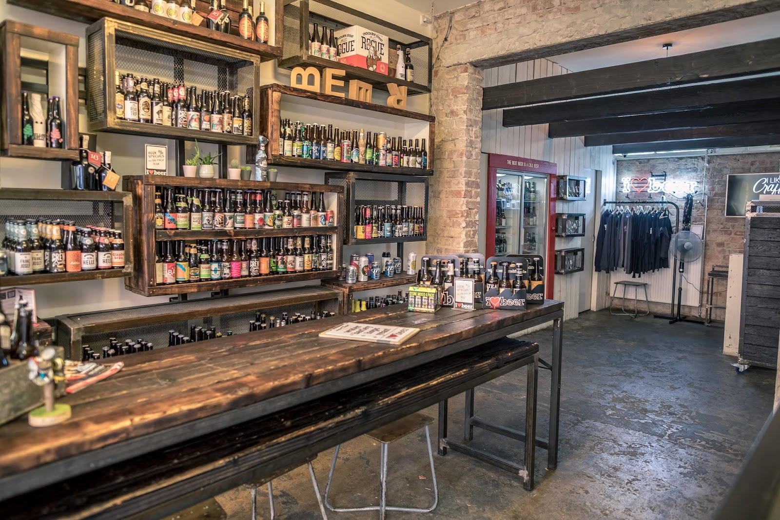 naiv: the place