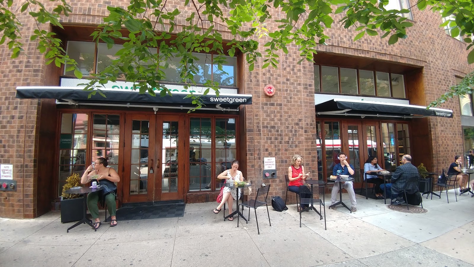 sweetgreen - Healthy Salads, Wraps, and Bowls: the place