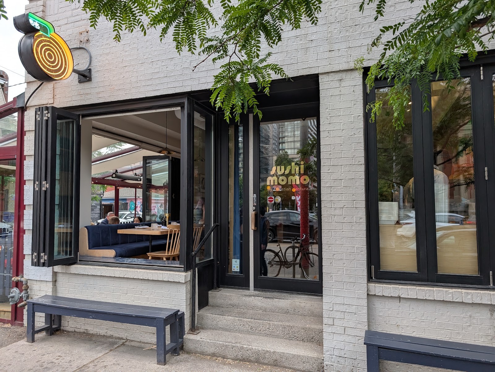 Sushi Momo by Christian Ventura: the place